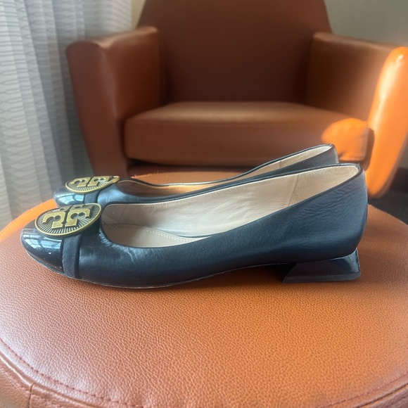 Tory Burch Minnie Low Block Heeled Shoes with Capped Toes Size 7 - Picture 3 of 11